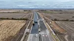 VIDEO | Autostrada Transilvania A3: Începe așternerea stratului de uzură pe lotul Chiribiș – Biharia, ajuns la 85% execuție / Șanse de finalizare înainte de termen