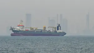 ECONOMIC Prețul petrolului urcă a treia zi la rând pe fondul tensiunilor din Orientul Mijlociu