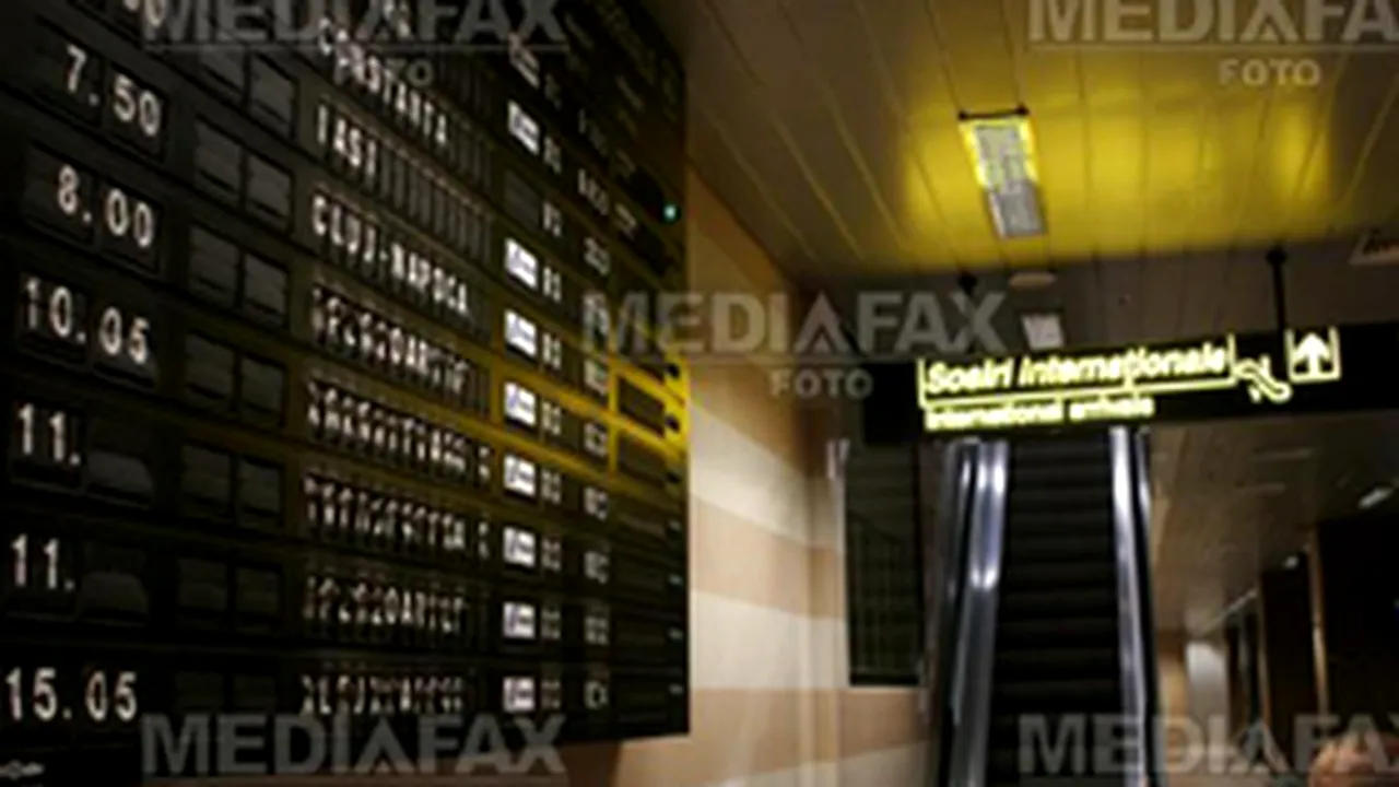 Zeci de pasageri care urmau să plece cu o cursă spre Egipt, blocaţi pe aeroportul Henri Coandă