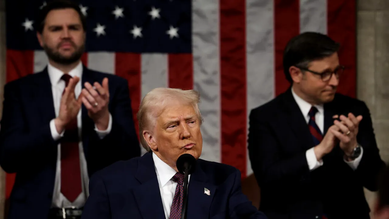 Trump amână taxele vamale şi pentru produsele din Canada