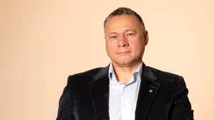 Un an de pandemie. Interviu Mihai Marcu, CEO MedLife: „Cred că dacă lumea se vaccinează, nu vom mai avea valuri pandemice succesive. Cum va arăta pacientul următorilor doi ani?”