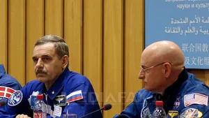 După ce a realizat o misiune-experiment în spaţiu, astronautul Scott Kelly pleacă de la NASA - VIDEO