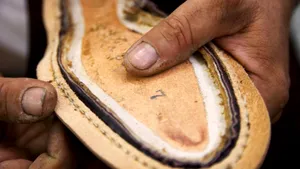 Un domeniul la care România stătea bine ar putea intra în declin. Producţia de încălţăminte a pierdut jumătate din salariaţi într-un deceniu