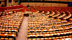 CE demarează proceduri de infringement împotriva Greciei, Maltei, Luxemburgului şi Marii Britanii