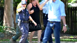 Opt copii înjunghiaţi mortal şi o femeie rănită, descoperiţi într-un oraş din Australia