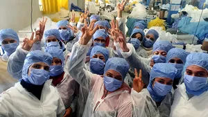 SOLIDARITATE. 150 de tunisieni s-au izolat într-o fabrică pentru a produce măşti de protecţie