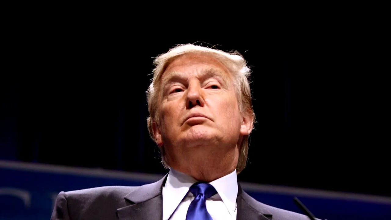 Trump lovește ABC: licențe sub verificare după gluma lui Kimmel