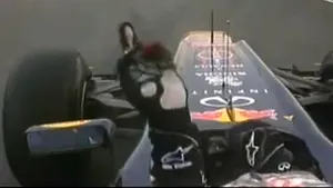 Vettel l-a făcut idiot pe Narain Karthikeyan - VIDEO