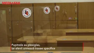 Evaluare Naţională 2020. Pregătiri pentru examene în şcoli: Tunel de dezinfecţie, pupitre cu plexiglas şi paşi delimitaţi în culori 