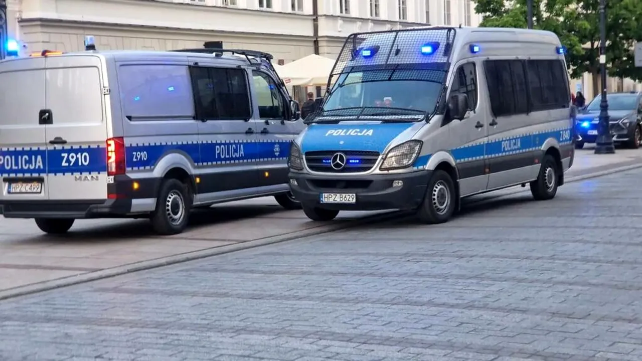 Atac cu toporul la Universitatea din Varșovia. O persoană a murit