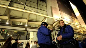 Trei persoane implicate în bătaia de la mall, arestate preventiv