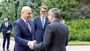 Premierul Ilie Bolojan a vorbit cu președintele Parlamentului din Republica Moldova despre integrarea europeană