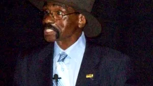 Rubin Carter, pugilistul care a petrecut 20 de ani în închisoare nevinovat, a încetat din viaţă