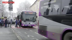 Primăria Cluj-Napoca cumpără încă 10 autobuze şcolare pentru transportul gratuit al elevilor. Proiectul, copiat de încă un mare municipiu