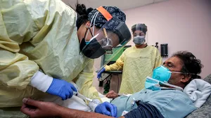 Veşti îngrijorătoare din Marea Britanie: Tratamentul COVID-19 cu anticorpi monoclonali eşuează împotriva noilor variante de coronavirus