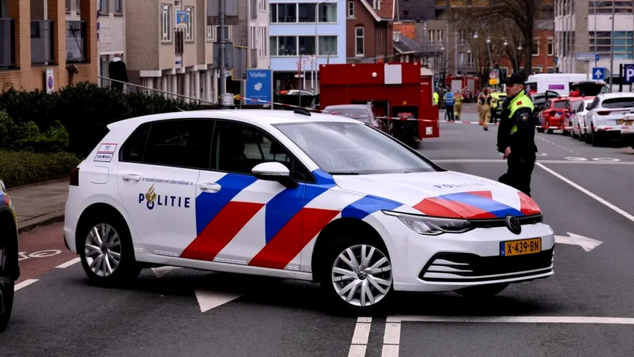 Atacul cu cuțitul din Amsterdam ar fi avut motivație teroristă, spun procurorii olandezi