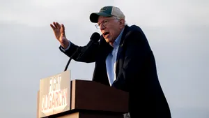 Bernie Sanders îi cere demisia lui Robert Kennedy Jr. din funcția de secretar al Sănătății