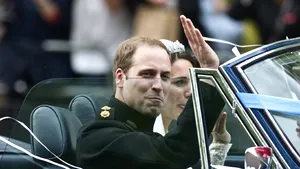 Fotografii din viaţa prinţului William care au stârnit controverse în Marea Britanie. Informaţii militare confidenţiale, postate pe internet - GALERIE FOTO