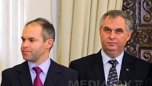 Dosarul licenţelor Microsoft: Pinalti şi Cocoş ar fi făcut lobby intens la Boc, Funeriu şi Vreme