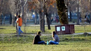 Cum o să ieşi la iarbă verde după izolare: Pătura de picnic pentru distanţare socială 