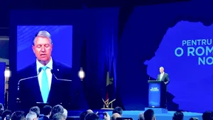 COMENTARIU Lelia Munteanu: Preşedintele nu vede mai departe de Ordonanţele Militare