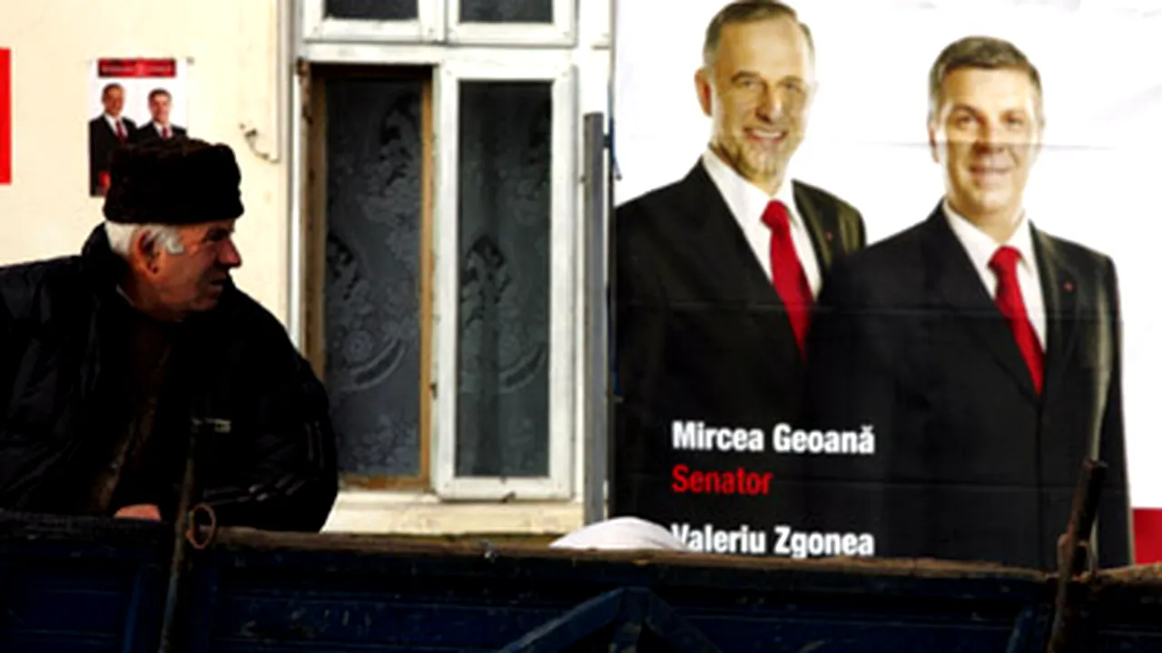 FOCUS: La Dăbuleni, oltenii vorbesc despre Geoană şi uninominal la cafe-barul de lângă primărie