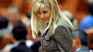 Elena Udrea organizează o petrecere de Revelion pentru pensionarii din Sectorul 6