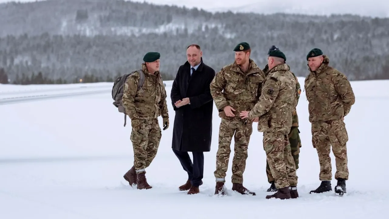 Prinţul Harry, înapoi în uniformă de Valentine's Day. Motivul pentru care Meghan Markle petrece singură prima 