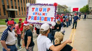 Şase membri din personalul de campanie a preşedintelui Donald Trump au fost testaţi pozitiv pentru coronavirus înainte de mitingul din Tulsa 