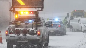 VISCOLUL face victime în SUA: Cel puţin zece morţi şi 8.000 de zboruri anulate. Starea de urgenţă a fost decretată în mai multe state - VIDEO