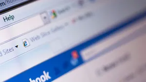 Un copil reţinut şi altul în comă la spital, după un conflict început pe Facebook