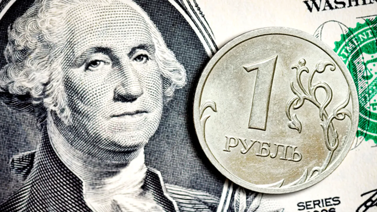 Efectul Ucraina: Rubla s-a prăbuşit, fiind la cea mai joasă cotaţie din ultimele 15 luni