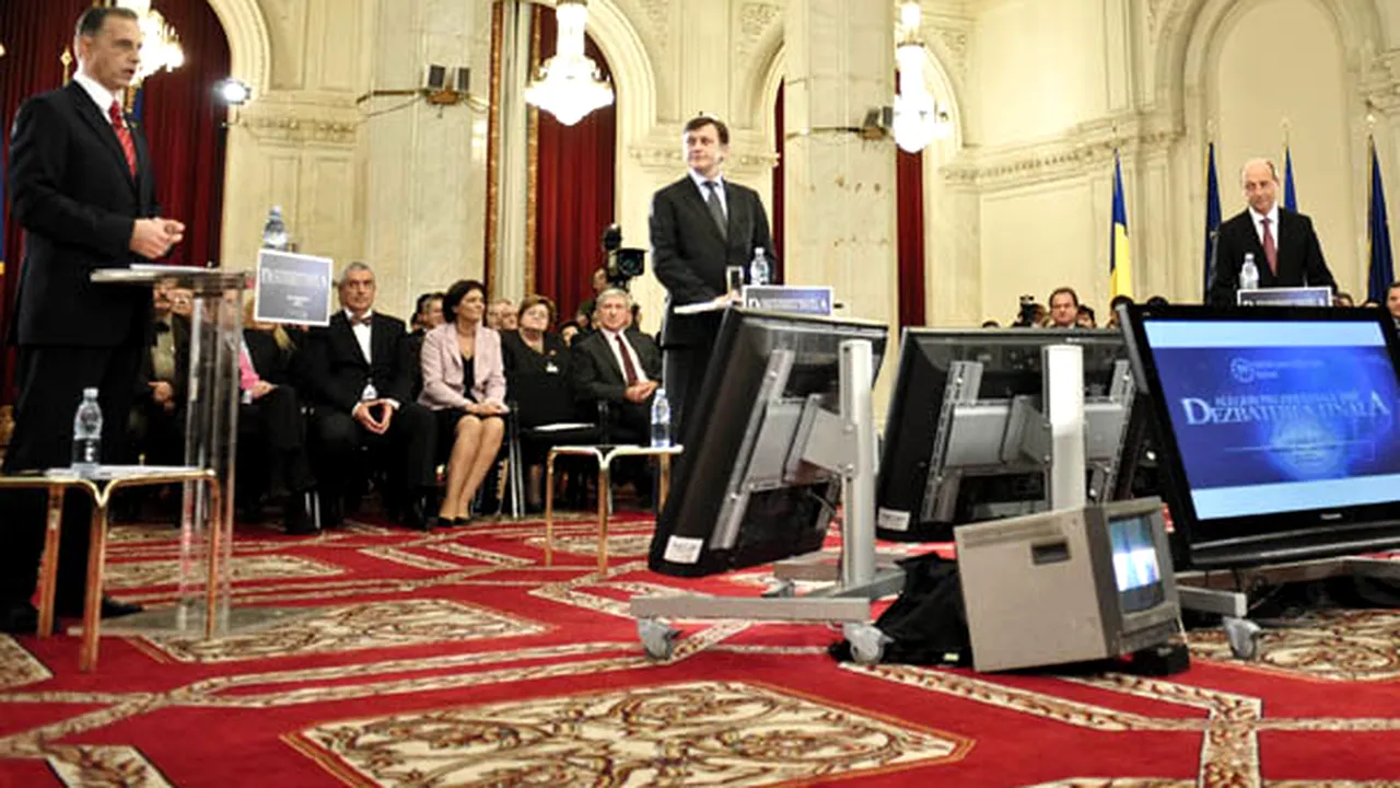 Confruntarea preşedinţilor: Băsescu, Geoană şi Antonescu, faţă în faţă - live text
