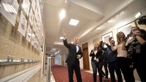 Inspecţia Judiciară cere ca procurorul general Augustin Lazăr să se ABŢINĂ de la vot la lucrările care vizează instituţia