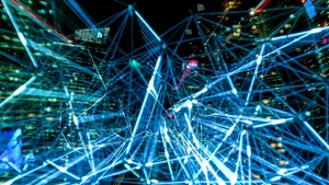 Traficul generat de platformele AI către site-uri web este în creștere accelerată, dar Google rămâne dominant