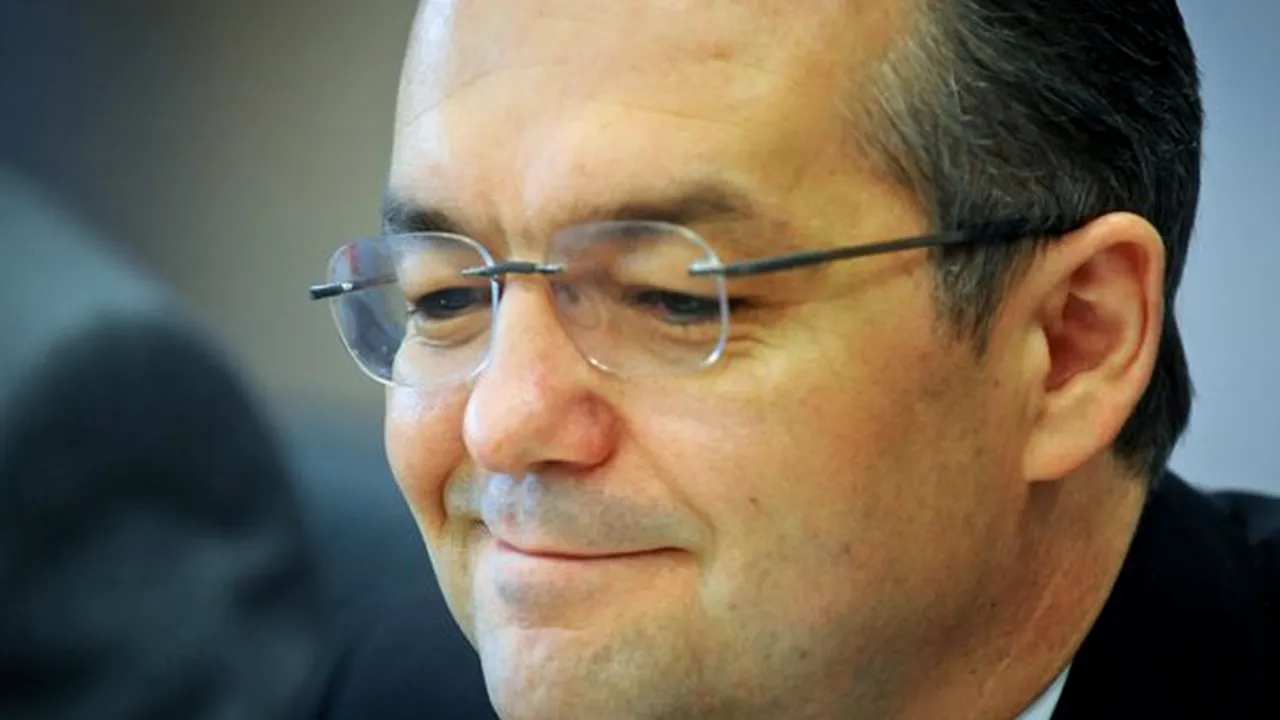 Boc a primit de ziua sa cadou de la Mircea Sandu şi un telefon de la Băsescu. Ce i-a urat preşedintele
