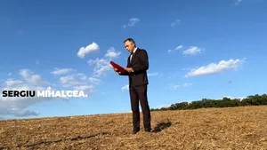 Membru al partidului AUR își anunță demisia, pe un câmp, cu acuzații grave la adresa lui Simion: pactizarea cu Nicușor Dan, trădare și falsă luptă alături de Georgescu