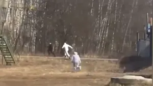 VIDEO. Medicii ruşi te fugăresc pe străzi dacă refuzi testul Covid-19