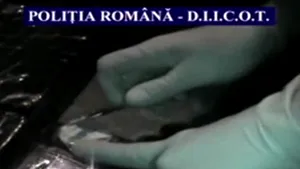 Captură de droguri: Cinci traficanţi prinşi când vindeau 50 de kilograme de cocaină cu trei milioane de euro - VIDEO