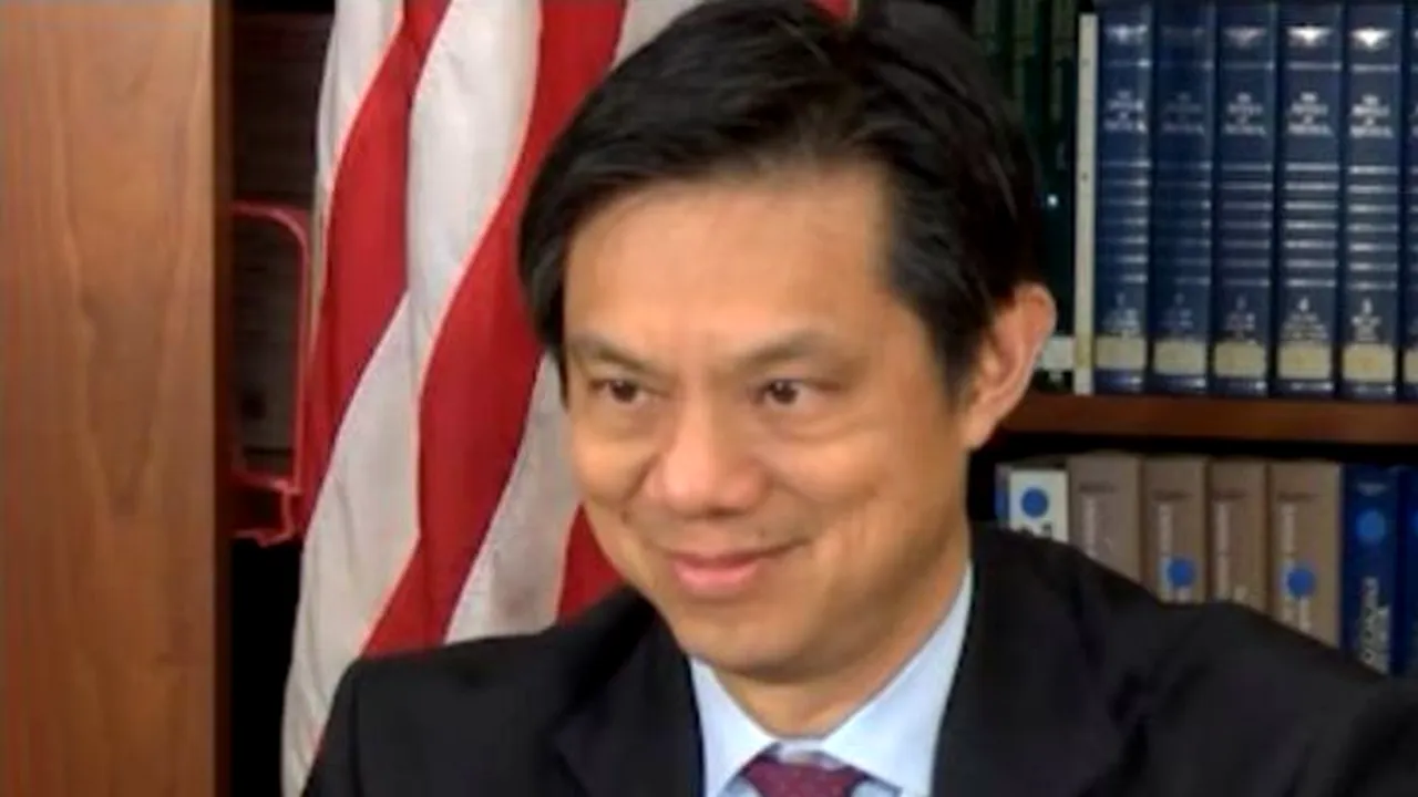 INTERVIU - Hoyt Yee: Oficialii să dea un exemplu societăţii privind respectarea statului de drept