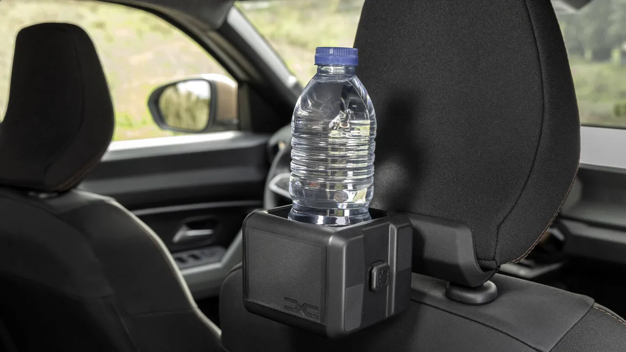 Cele mai ingenioase accesorii aflate pe piaţa auto. Dacia surprinde cu YouClip

