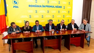 Deputatul AUR Folescu Cornel şi doi consilieri locali s-au alăturat PNL Mehedinţi