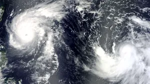 Puternicul taifun Bolaven a atins coasta Japoniei