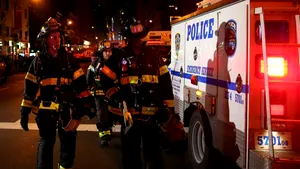 Un mort și alte 36 de persoane rănite în urma unei explozii la un șantier naval din New York
