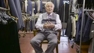 De la Auschwitz la Casa Albă: Povestea unui supravieţuitor al Holocaustului ce a ajuns croitorul preşedinţilor Statelor Unite - VIDEO