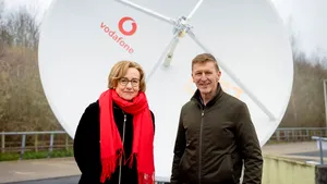 Premieră: Vodafone efectuează primul apel video spaţial din lume dintr-o zonă fără acoperire, folosind un telefon mobil şi sateliţi comerciali 