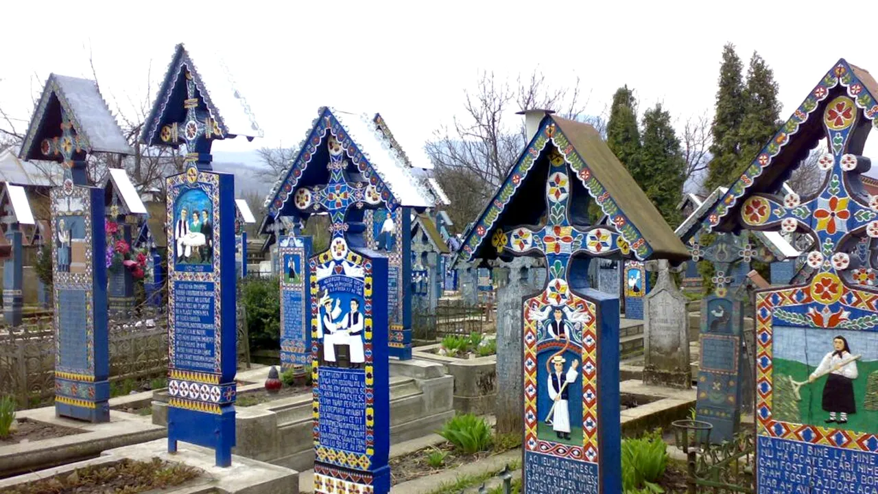 Cimitirul Vesel din Săpânța, în presa spaniolă. Locația din Maramureș este descrisă cu umor: „Un cimitir neserios”