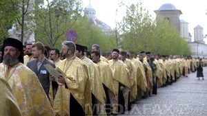 Patriarhia, despre Casele de Ajutor Reciproc bisericesc: Sunt instituţii non-bancare şi non-profit. Nu sunt bănci înfiinţate de Biserică cu scopul câştigului financiar