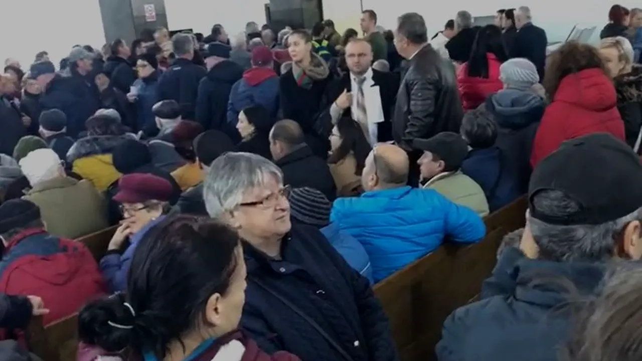 Nou termen pentru procesul Revoluţiei. Unele citaţii s-au întors pentru că persoana a decedat. Cât timp a luat să fie strigate 3.516 persoane