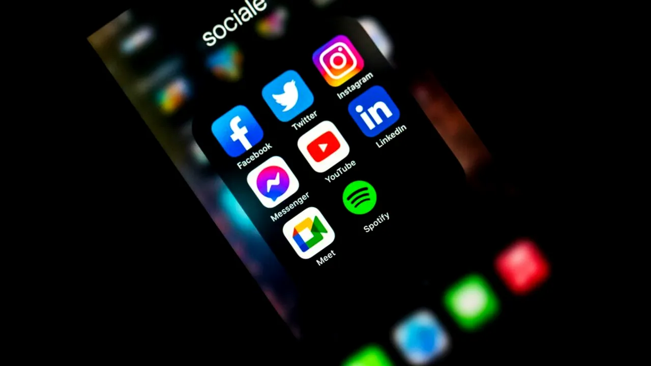 Spania pregătește restricții pe rețelele de socializare pentru copiii sub 16 ani